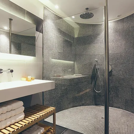 Bed & Breakfast T4 Cours De L'intendance 4*