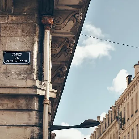 Bed & Breakfast T4 Cours De L'intendance