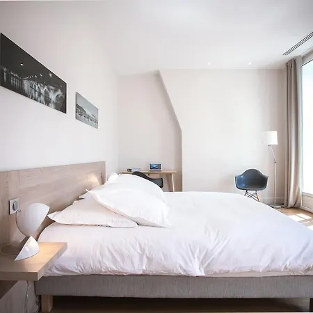 Bed & Breakfast T4 Cours De L'intendance