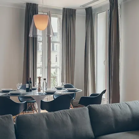 T4 Cours De L'intendance Bed & Breakfast