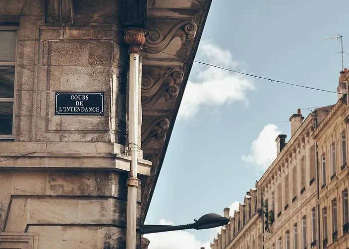 Bed and Breakfast T4 Cours De L'intendance