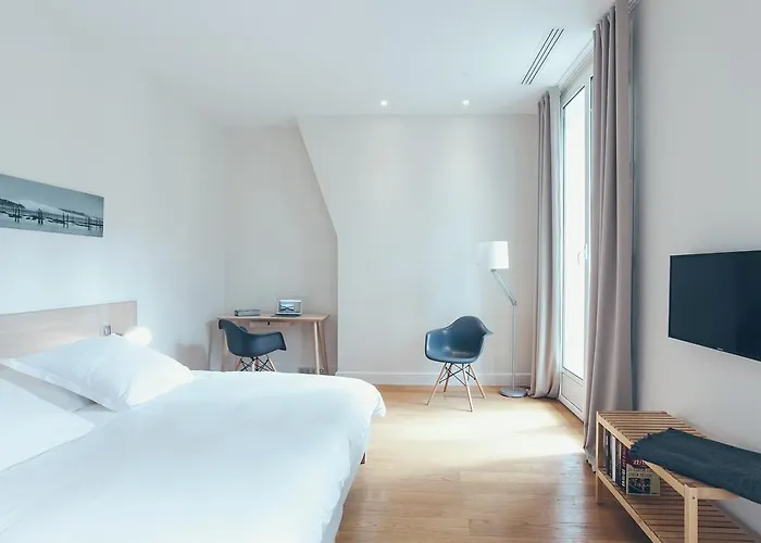 Bed and Breakfast T4 Cours De L'intendance Μπορντό