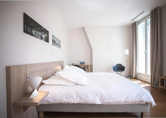 Bed and Breakfast T4 Cours De L'intendance