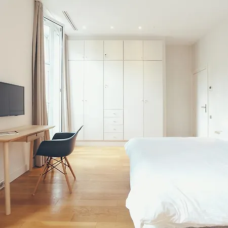 Bed and breakfast T4 Cours De L'intendance 4*